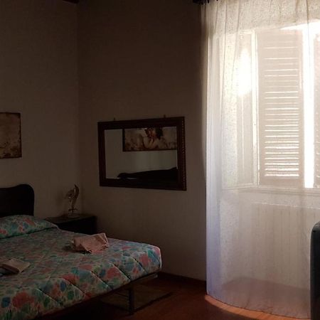 Casa Vacanze Yuli โรม ภายนอก รูปภาพ